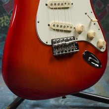 Load image into Gallery viewer, Fender Stratocaster &#39;62 Reissue ST62 2007 Cherry Sunburst MIJ Japan
