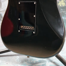 Load image into Gallery viewer, Fender Stratocaster Medium Scale HSS ST314-60 85/87 Black MIJ Japan FujiGen Original Box
