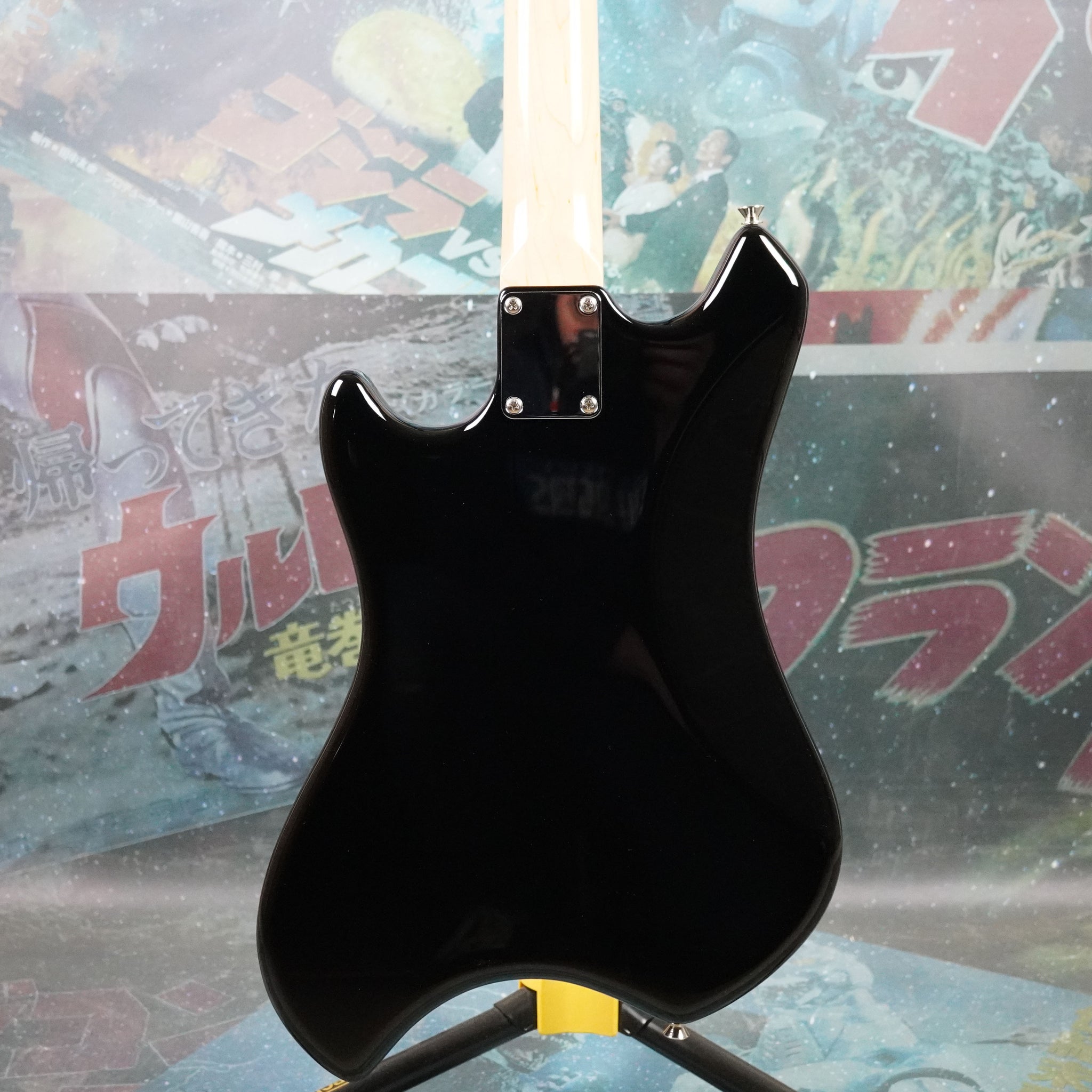 Fender Swinger 2021 Black MIJ Japan – Guitarzilla
