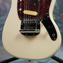 Load image into Gallery viewer, Fender Mustang &#39;66 Reissue MG-66 Olympic White 2004 MIJ Japan
