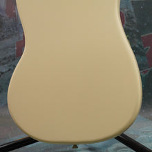 Load image into Gallery viewer, Fender Mustang &#39;66 Reissue MG-66 Olympic White 2004 MIJ Japan
